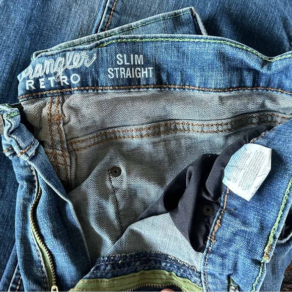 Wrangler Retro Slim Straight - Picture 2 of 3